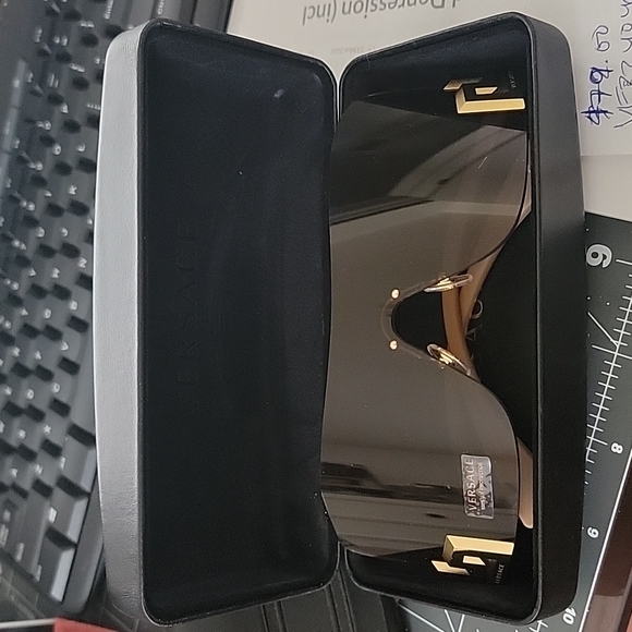 Versace NWT sunglasses - Picture 9 of 10
